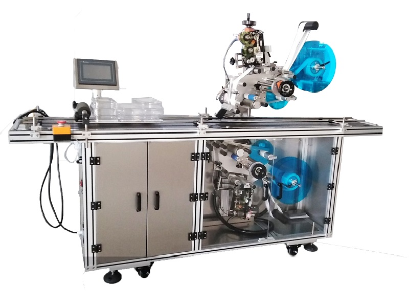 Etikettiermaschine für quadratische Flaschen